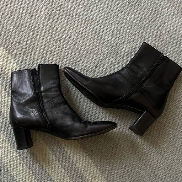 Via Spiga Elegant Black Ankle Boots Women’s 8M Square Toe - Picture 1 of 8